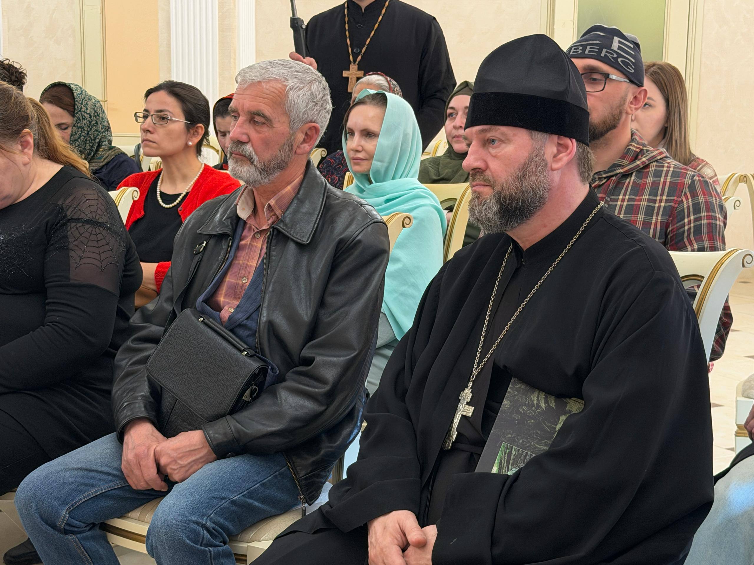 Эмин Мерданов и архиепископ Варлаам обсудили развитие религиозного туризма с представителями туристического сообщества